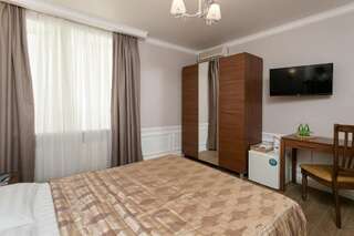 Отель Одесский Дворик Одесса Двухместный номер с 1 кроватью или 2 отдельными кроватями-10